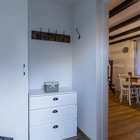 Apartment Alpine House Naturalina - Happy *
