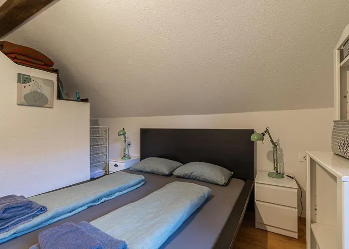 Alpine House Naturalina - Happy 아파트